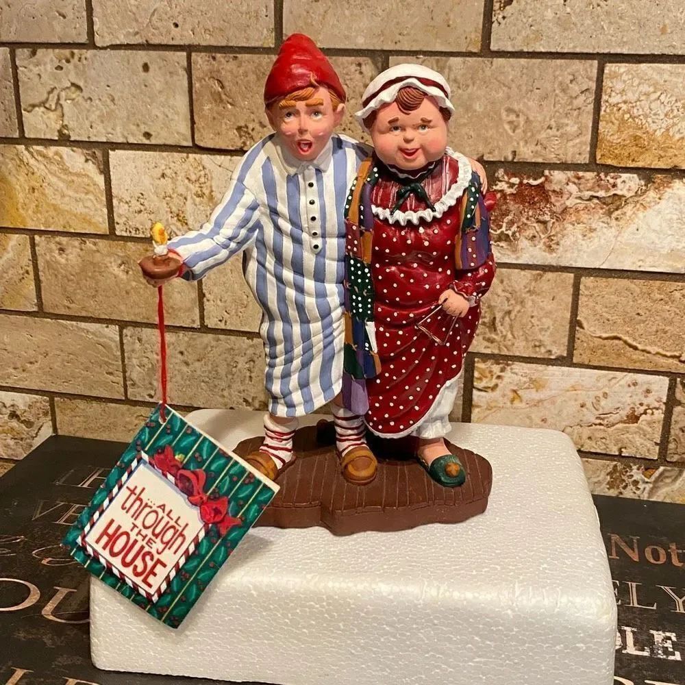 Dept 56 All Through the House Mama In her Kerchief Papa In His Hat Figurine